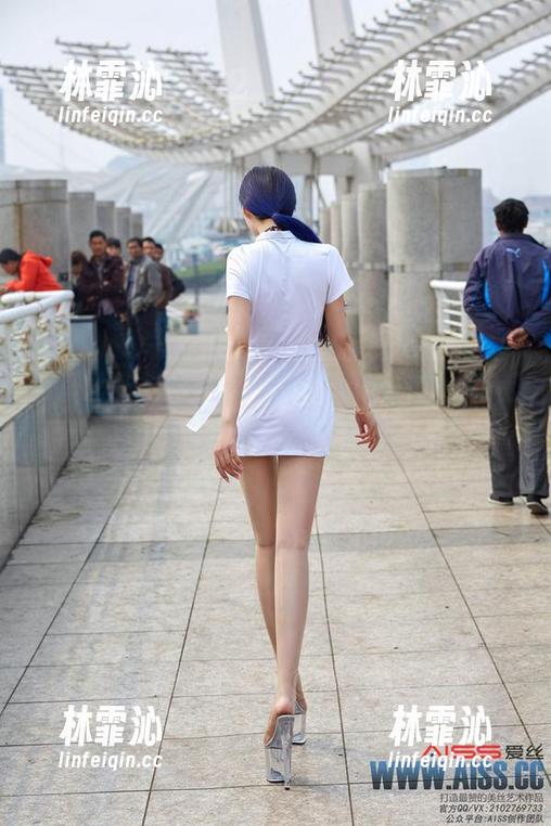 当爱丝私拍遇上HD渔色，原图中的一切都是关于年轻的调皮。