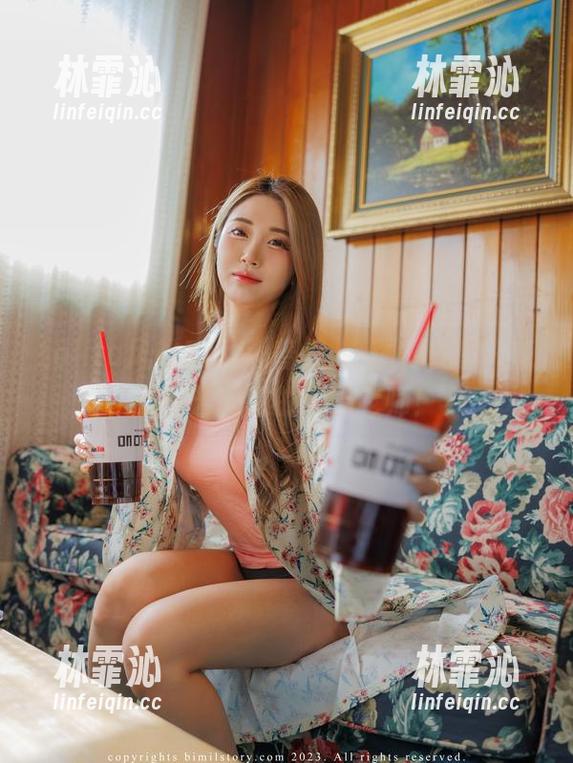 Lolita风的Bomi(普美)套图，分享一点点文艺气息的学院老师！
