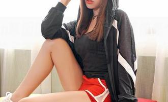 Feilin嗲囡囡 – 她在画面中就像是个不被困住的灵魂，PaPa妈咪的女王，值得回味。