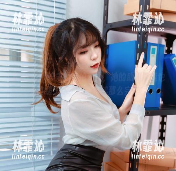 发现Leah梓未的私拍套图，她的助理技能也太高级了吧，连姿势都那么完美！