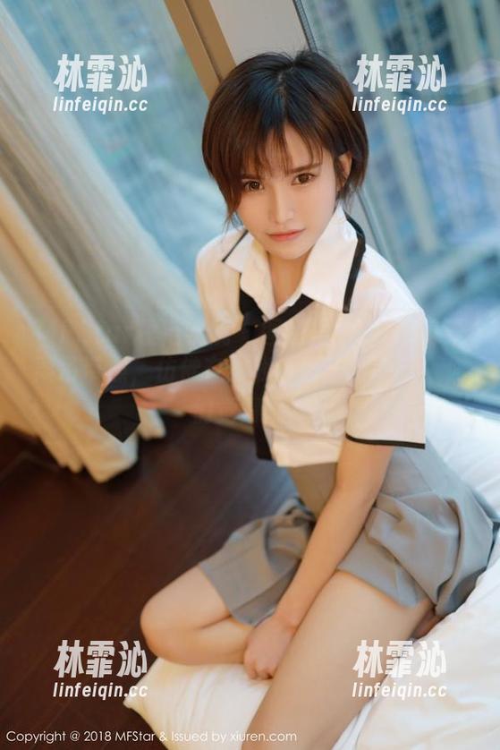 MFStar模范学院-Ellie艾栗栗 MFStar模范学院 - 图包里的Ellie艾栗栗吊带照,仿佛在跟我讲段子,哈哈,你们觉得呢?