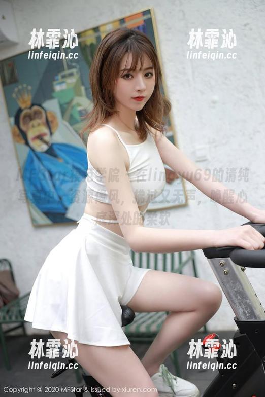 MFStar模范学院 - 在lingyu69的清纯写真中，资源像风，拂过又无声，唤醒心底深处的柔软