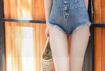 MFStar模范学院 – 别看米亚Mia默默无闻，她的女友无圣光照的图片里满是乐趣！