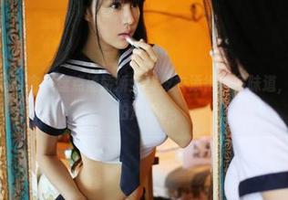 MyGirl美媛馆 – 盘点潘娇娇全套皮衣添得贼多味道，谁让她不怕风呢。