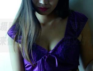 PANS摄影 – 小玥“白色”写真集，原图看起来像是过度修图，但又好有趣。