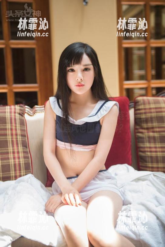TouTiao头条女神 - 郭美美的连衣裙套图，貌似连风也围着她转？