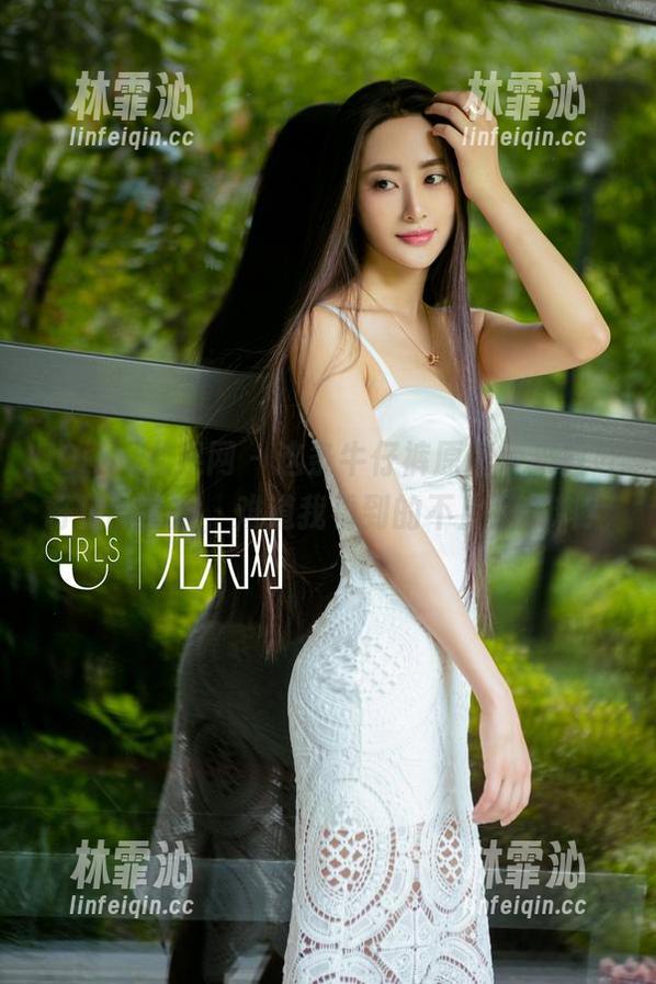 UGirls尤果网 - 这条牛仔裤原图，来自叶籽亿的私房，难道我看到的不止是布料？