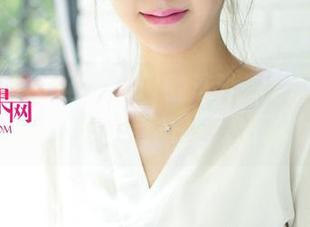 UGirls尤果网 – 夏日的泳池游乐场：白熙萌私房美图，毫不客气地秀出了个性感。