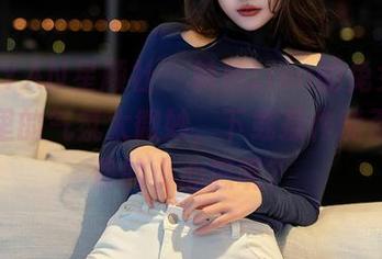 XINGYAN星颜社 – 转转Lisa的兔女郎，图库里的气氛太微妙，下载操作能否隐藏你的小心思呢？