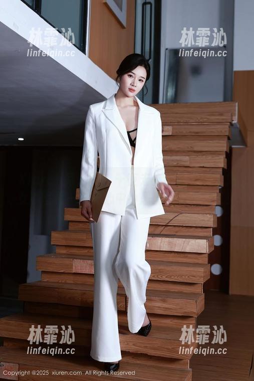 Xiuren秀人网 - 千夜未来带来的全套兔女郎写真——你心中小恶魔的最佳代言！