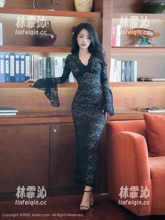 Xiuren秀人网 - 岁小岁的旗袍合集，别再说我不喜欢你啊！