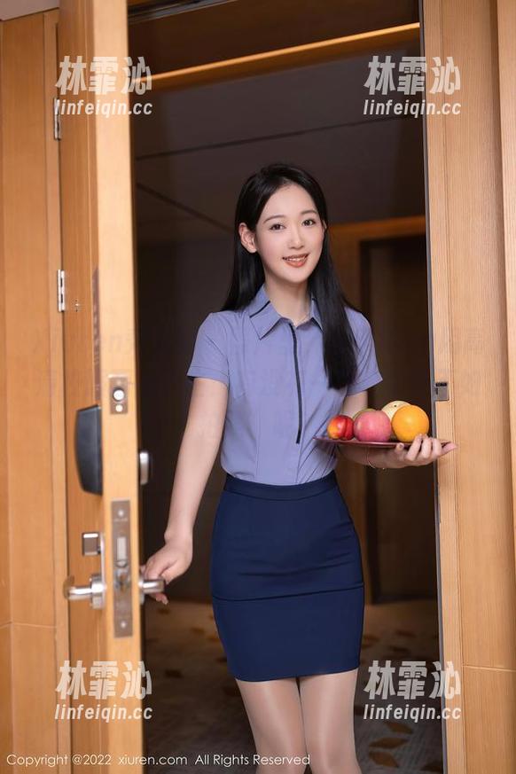 Xiuren秀人网 - 照片里，柚琪Rich用高清校服画出人生：有没有一种“学习不如拍照”呢？