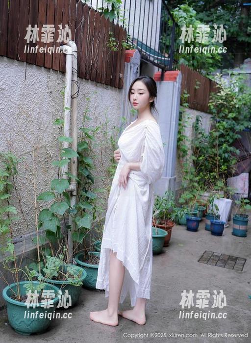 Xiuren秀人网 - 王心悦吊带写真，这种气质，我只想默默收藏图包！