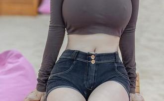 Xiuren秀人网 – 瑶啊摇的瑶跟黑色诱惑搭档，套图里竟藏了些小玄机，无形中戳中了我的心事。