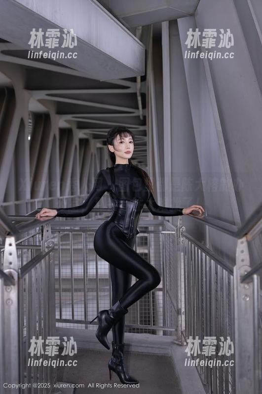 Xiuren秀人网 - 图包里都是陈大榕的办公室，那种专注太难找了！
