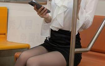 Xiuren秀人网 – 鱼子酱fish的原图白衬衫，免费让你一秒变潮人？
