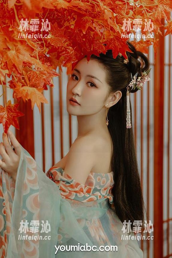 YouMi尤蜜荟 - 为啥“黄金宝儿”看起来总是透露出一种御姐的无敌气场，那张原图直接让我佛系了。