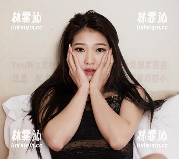 YouWu尤物馆 - 婕西儿jessie的美脚套图在这里，配上那双鞋，我差点就想变成滑稽的小跟班了。