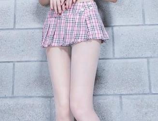 beautyleg – 美腿情缘：黄苇萱图包下载指南，提醒：每天看腿能消愁哦！