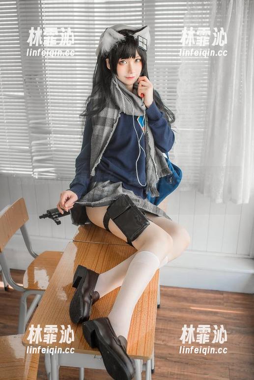 我是izumi泉桃子，我的免费写真专属充满帝国通讯官的气息！