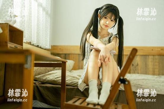 rua阮阮的居家少女写真集——一半是梦，一半是现实