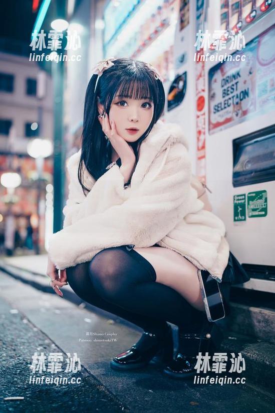 私房泳衣：shimo霜月玩水有多敢，她懂而我懂？
