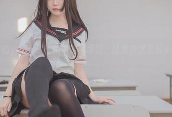 原图展现的yoko夏宅和她的高跟鞋，让我突然想起小时候的梦想……