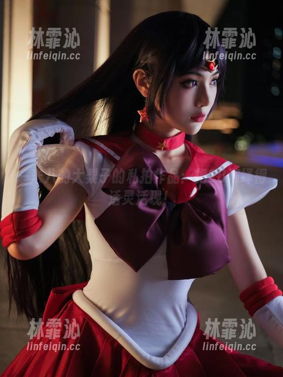 一米八的大梨子的私拍作品：把2B演绎得活灵活现！