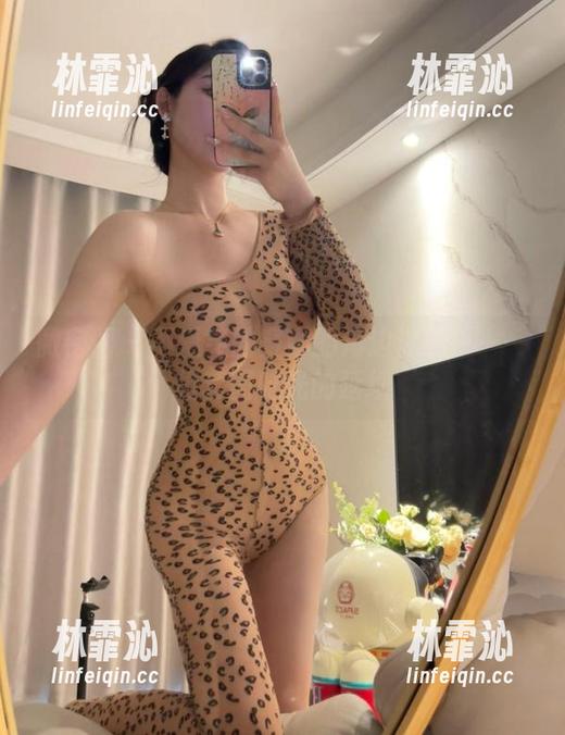 微密圈 - 不爱笑的赛琳的海边迷思——一组套图时光的延续