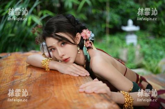 余多多Dudu的cos之旅，这紫皇女的诱惑力还真没法抗拒！