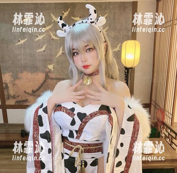 “你烨烨”最新内衣套图，一边欣赏一边打破常规的印象。