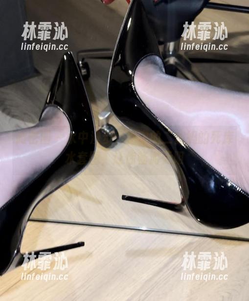 微密圈 - 水中漫步，保守的二舅妈的死库水套图，让你畅游无阻