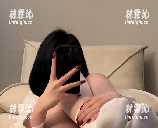 微密圈 - 小水笔都晕了，保守的二舅妈新图包里姐姐的更新太精彩了，避开，从未有过的视野！