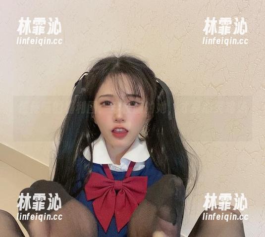 倦倦喵的福利图：穿校服的她，才是心灵鸡汤！