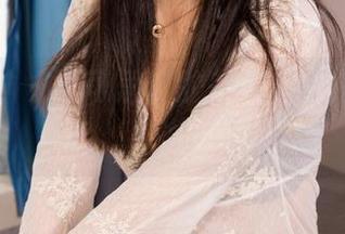 克拉女神 – 不可思议的美图，宋黛在粉色里游泳