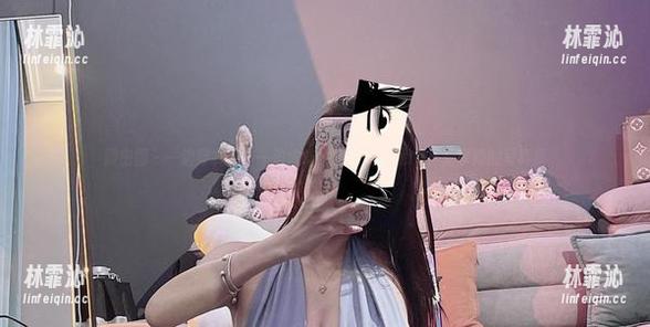 微密圈 - 一边穿礼服，一边偷吃零食的兔宝妮to，分享她的写真集
