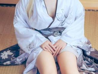 兔玩映画画廊：粉色格裙少女，等你来图库里分享她的叛逆少女心！