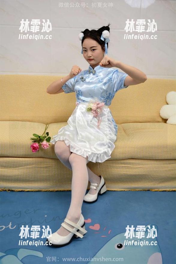 初夏女神 - 双马尾的诱惑：安妮在精选套图里优雅地撩动我的神经