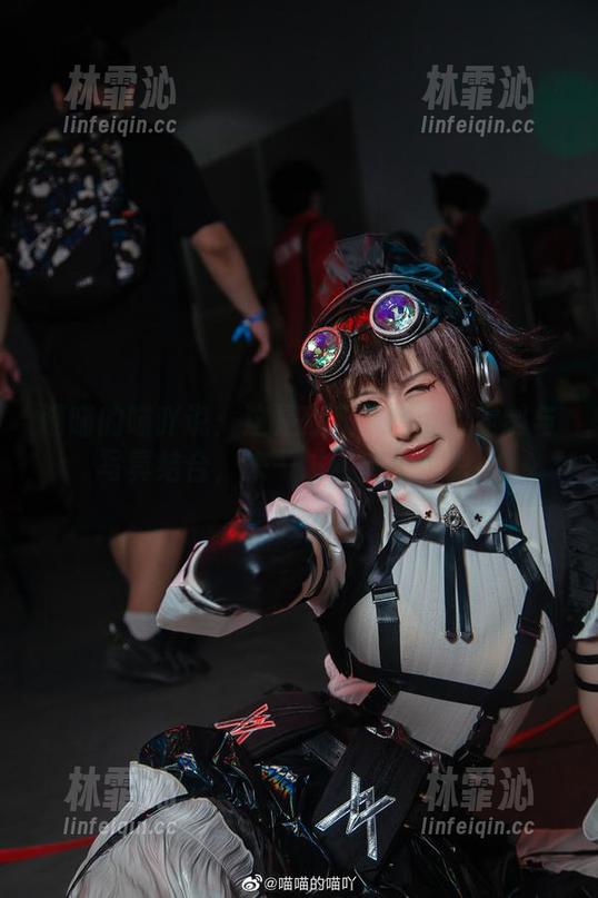 喵喵的喵吖说：这是你从未想过的定制与写真结合，来一发脑洞大开吧！