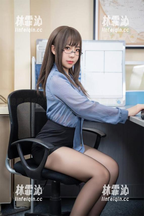嗷呜虎虎的学妹写真集：这选角也太无脑了吧？