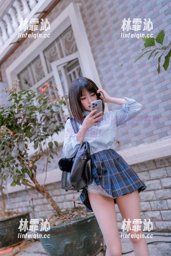 失眠小宁 失眠小宁的少女写真:她的睡唇似乎在说‘我还没困!’