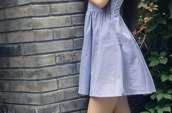 头条女神 – 王佳凝的连体衣，高级又不失趣味，适合做壁纸哦！