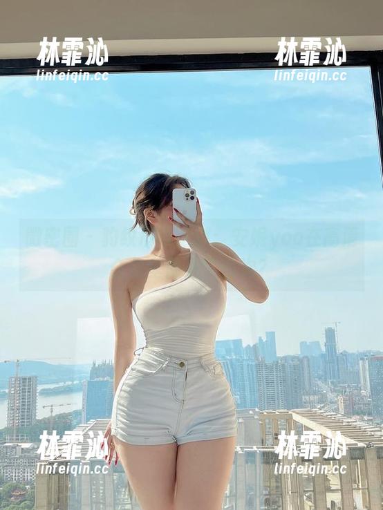 微密圈 - 豹纹吊带之谜：安妮yoo在高清合集里隐身了几次？