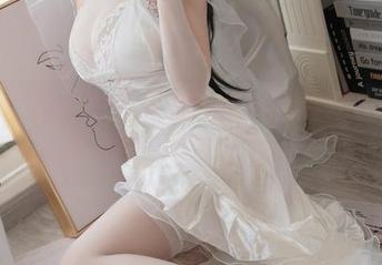 小仓千代w的写真集：温柔得像刚出炉的棉花糖，谁能拒绝呢？