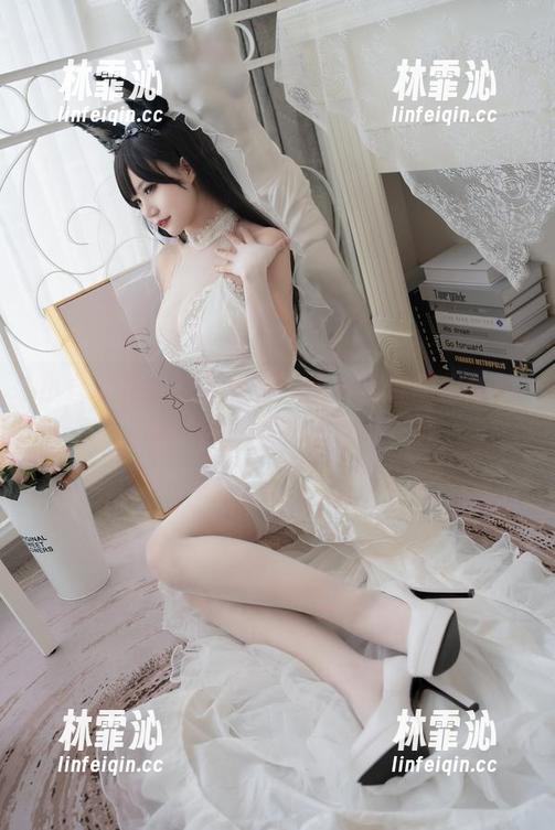 小仓千代w的写真集：温柔得像刚出炉的棉花糖，谁能拒绝呢？