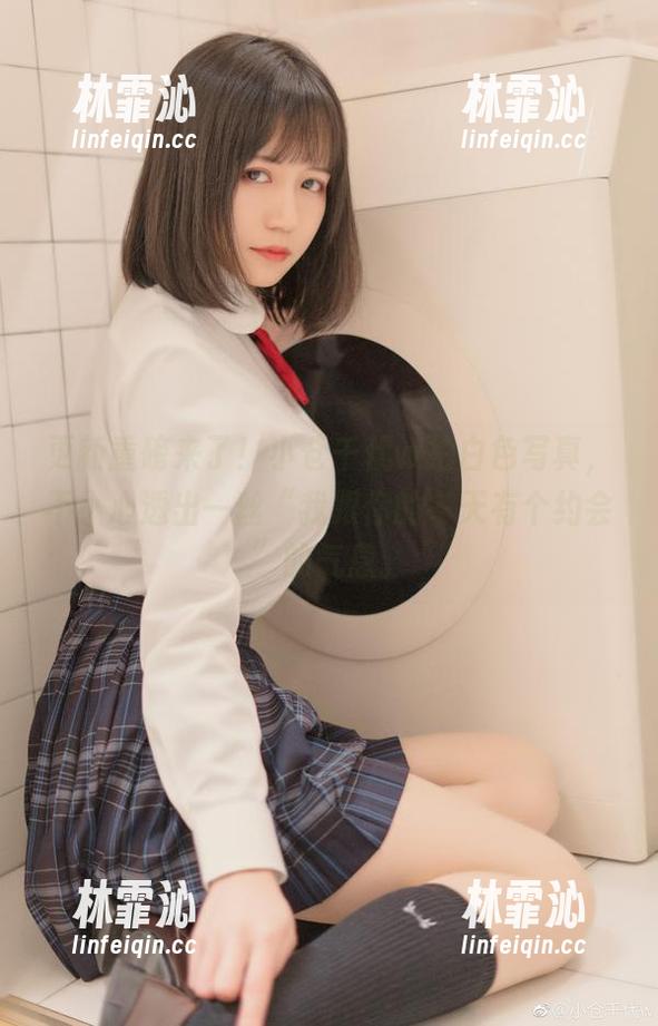 更新重磅来了！小仓千代w拍白色写真，不小心透出一丝“我跟你的冬天有个约会”的气息。