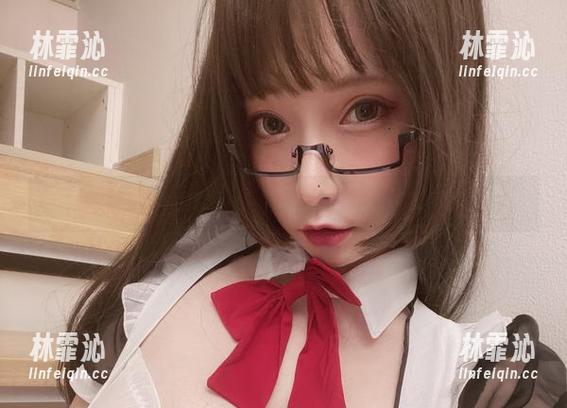 忽然想起小泉学姐吖的自拍资源，似乎又没理由不再看看