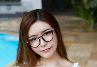 尤物馆 – 艾小青的少女写真定制，拿走不谢！？
