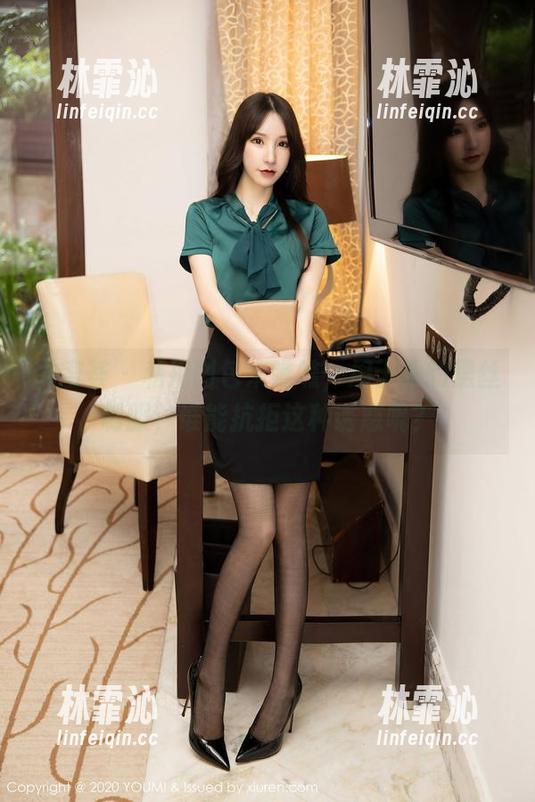 尤蜜荟 - 私拍图包来瞧瞧，周于希的黑丝制服，谁能抗拒这种诱惑呢？