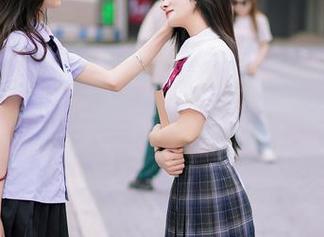 尤蜜荟 – 最新一组，尤妮丝Egg演绎“天使”，但我看到的是…呃，难以言喻。
